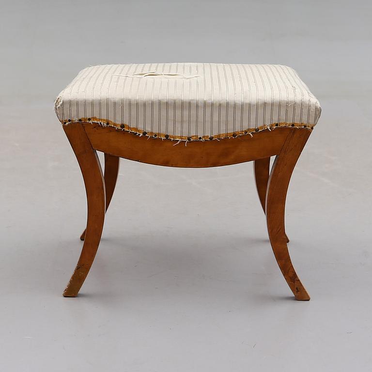TABURETT, 1800-talets mitt.