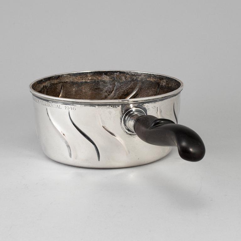 A Swedish 20th century silver pot, mark of CG Hallberg, Stockholm 1917.
