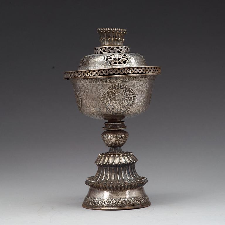 LAMPA med LOCK, silver. Tibet, 1800-tal.