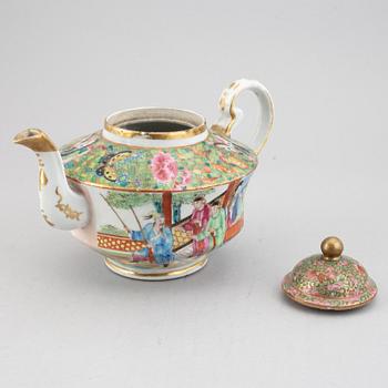 A Canton famille rose tea pot with cover, Qing dynasty, 19th Century.