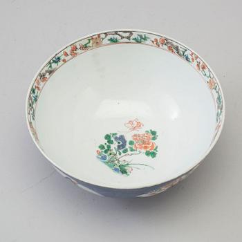 SKÅL, porslin. Kina, Qingdynastin, Kangxi (1664-1722).