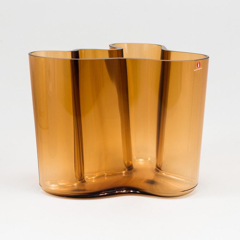 ALVAR AALTO, a "Savoy" glass vase fot iittala.