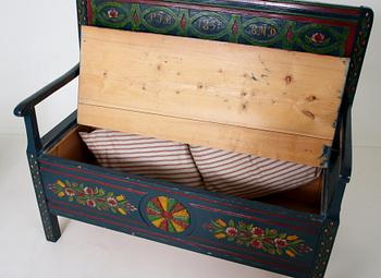 SOFFA MED STOL, 2 delar. Allmogestil.