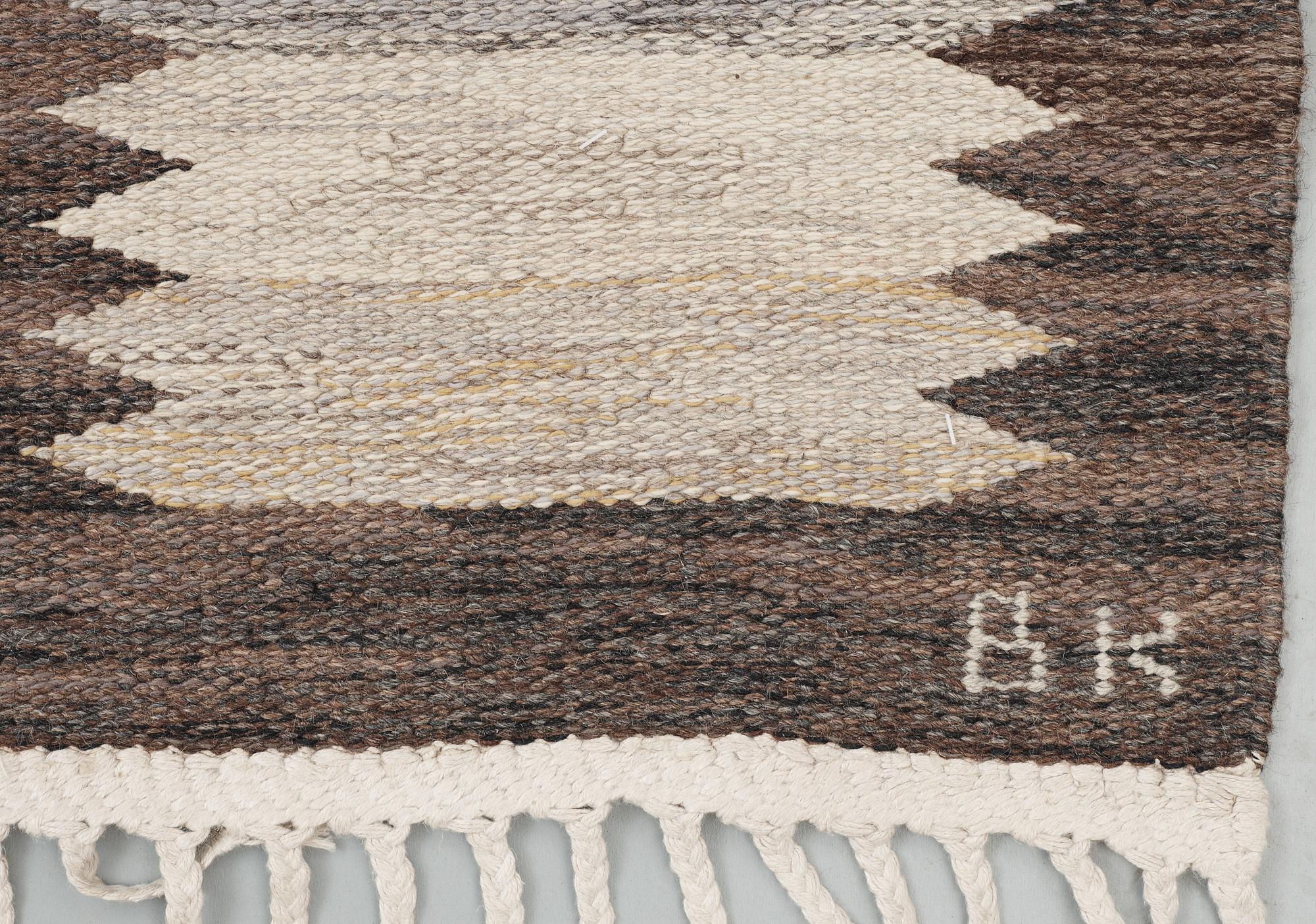 MATTA. Rölakan (flat weave). 308 x 203 cm. Signed SH BK (Svensk Hemslöjd, Berit Koenig).