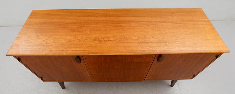 SIDEBOARD, 1900-talets mitt.