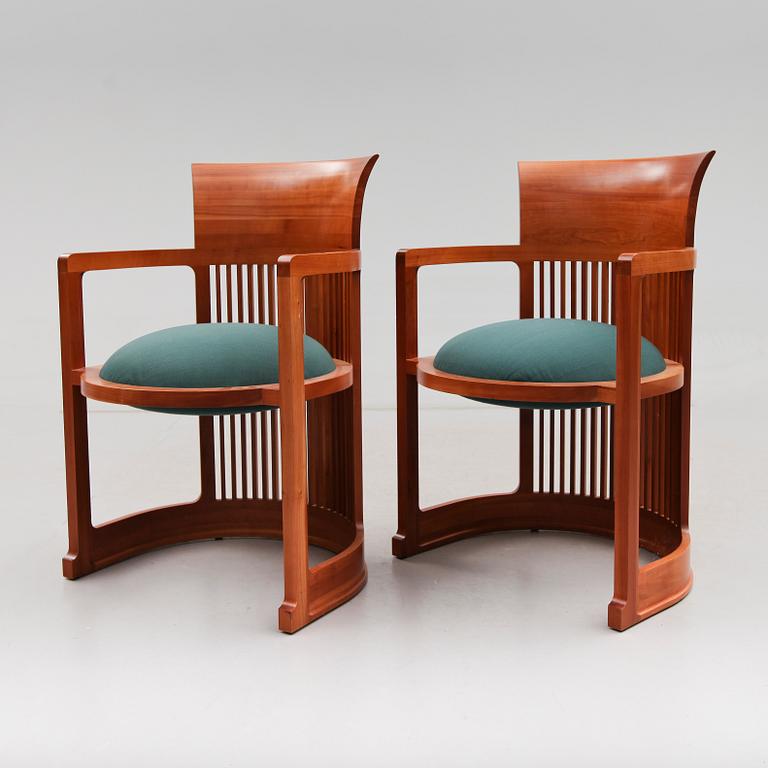 KARMSTOLAR, ett par, "Barell 606", Frank Lloyd Wright, Cassina, Italien, 1986.
