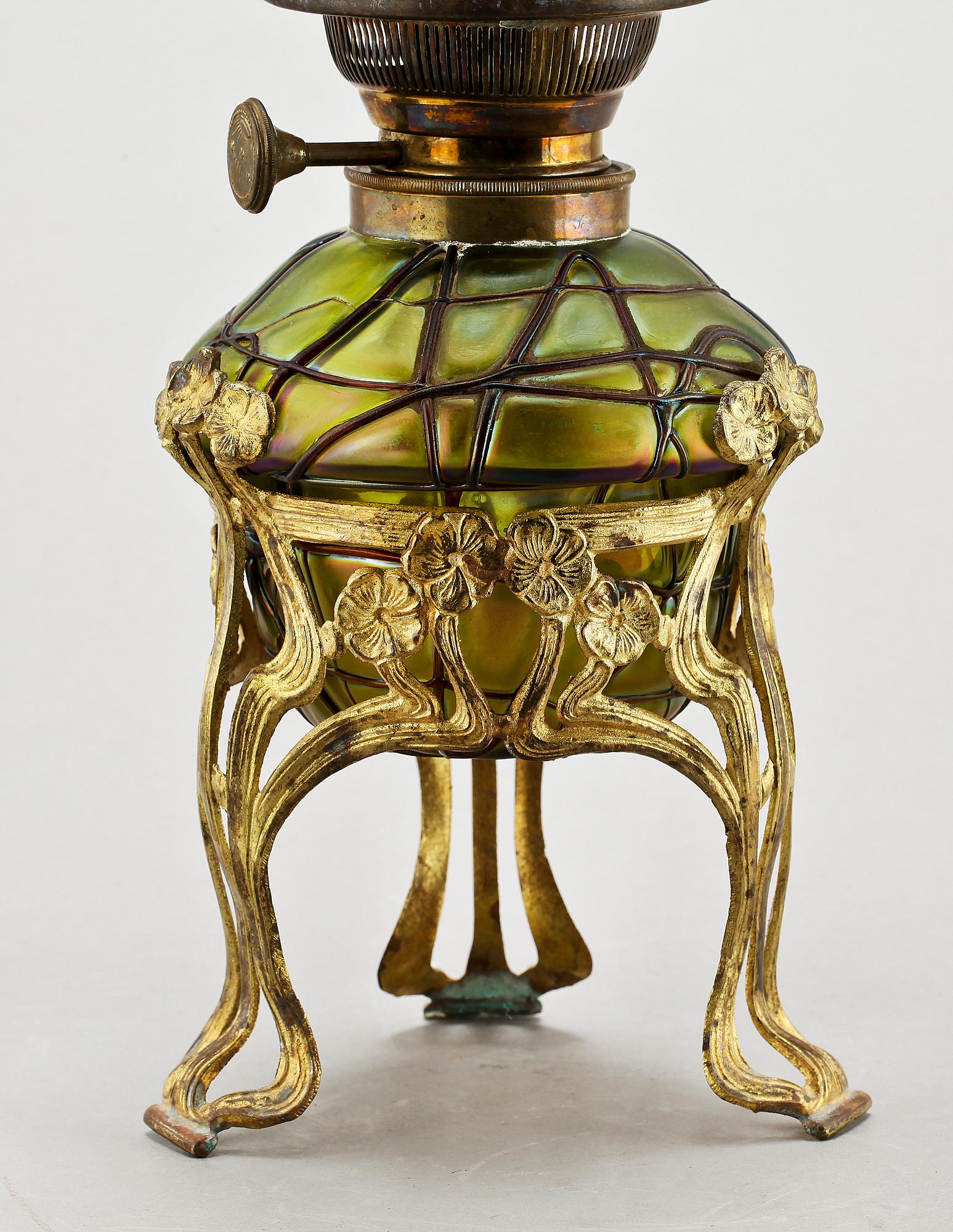 BORDSFOTOGENLAMPA, jugend, omkring sekelskiftet 1800/1900.