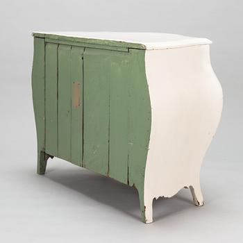 A Swedish rococo chest of drawers, mid 18th century.
