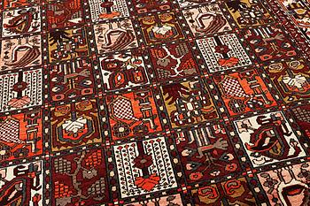 A Bakhtiari carpet, c. 307 x 210 cm.