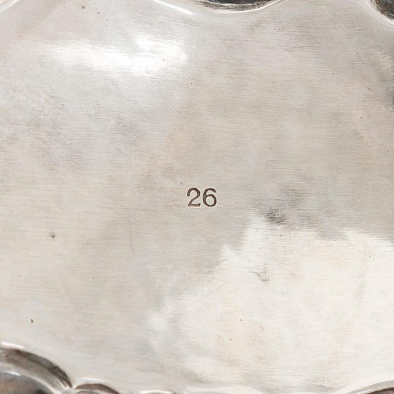 A silver centrepiece bowl, import mark Oskar Lindroos, Helsinki 1929.