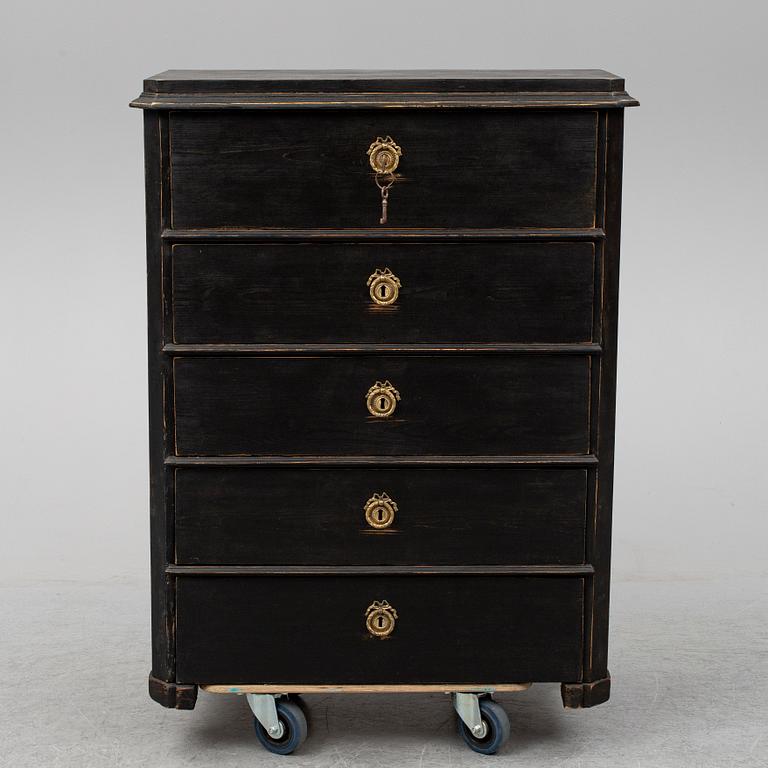 A chest of drawers, second half of the 19th Century.