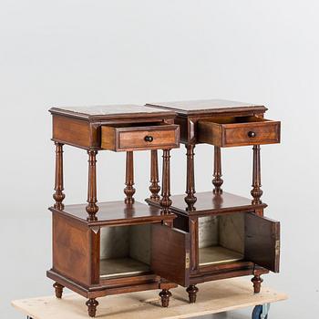 A COUPLE OF XVI-STYLE NIGHTSTANDS LOUIS 20TH CENTURY.