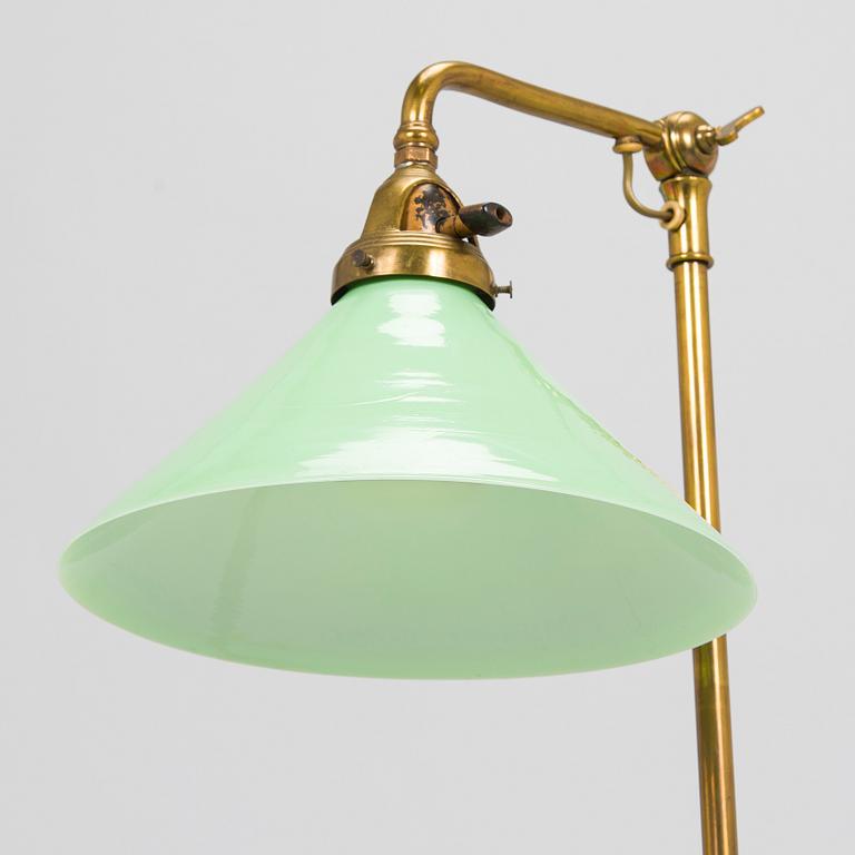 Pöytävalaisin / kirjoituspöydänvalaisin, noin 1900.