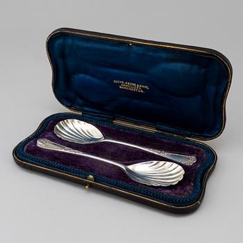 A pair of silver spoons by Josiah Williams & Co (David Landsborough Fullerton), London, 1916.