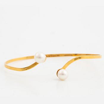 Ateljé Stigbert bangle with pearls.