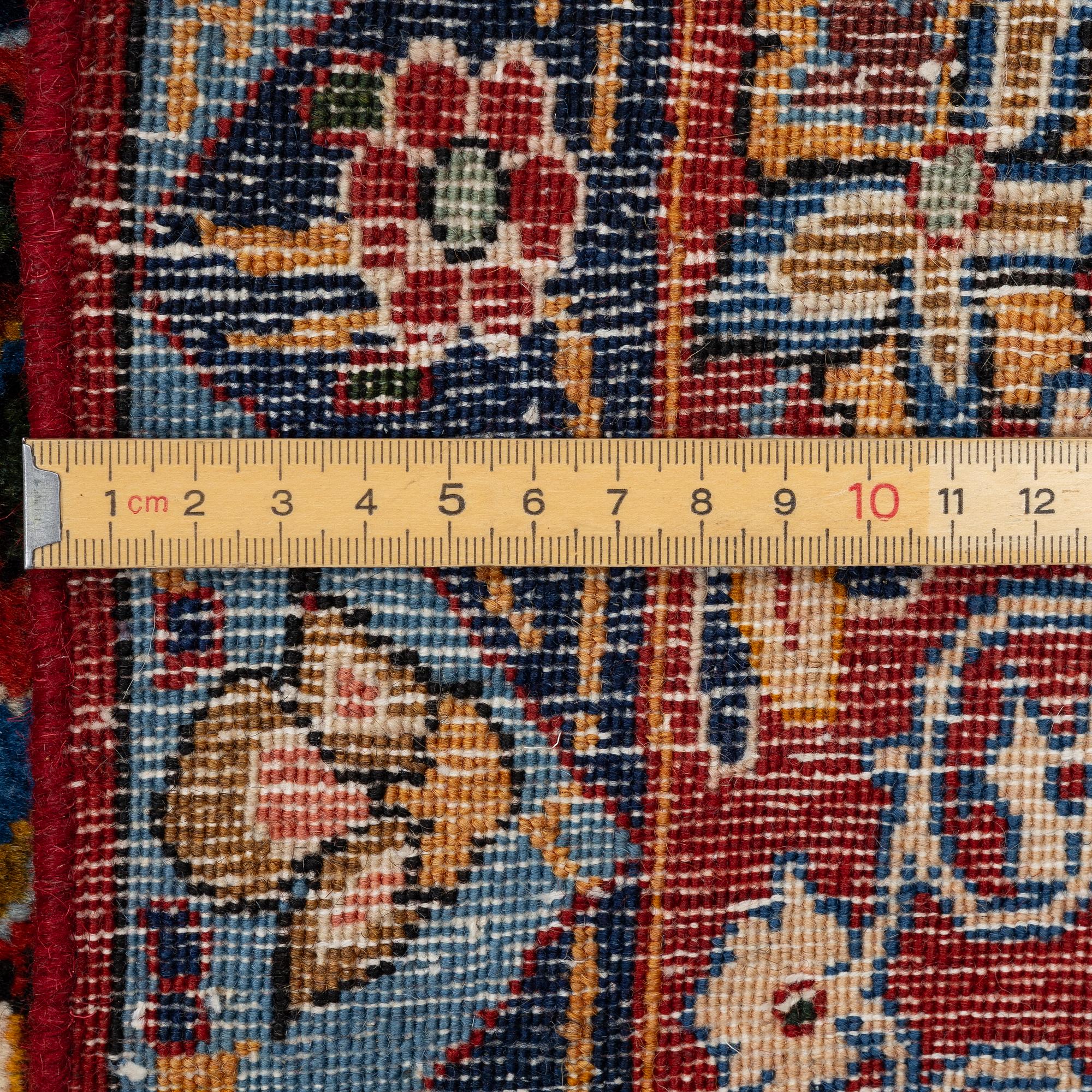 Matt Najafabad ca 335 x 210 cm.