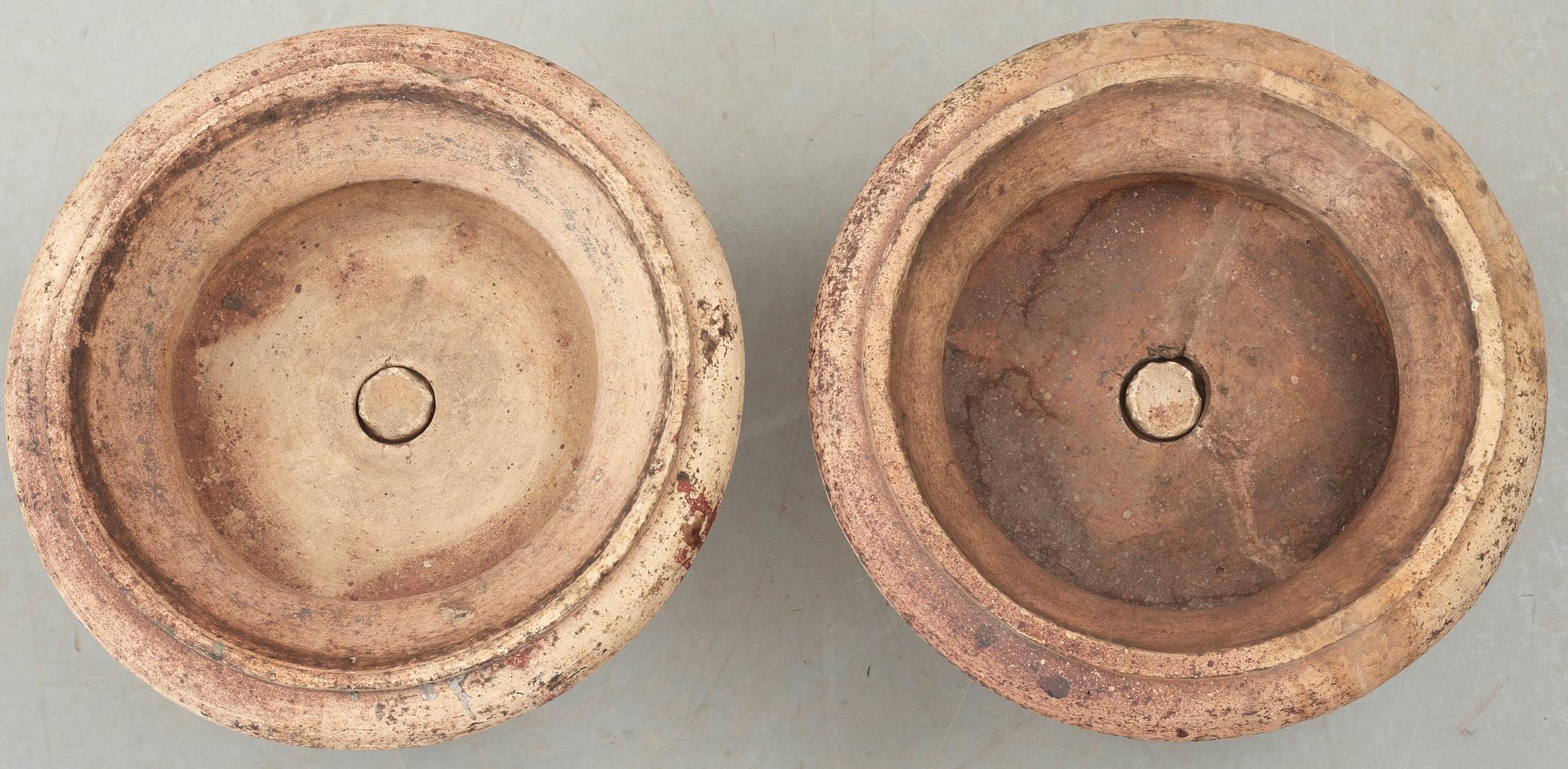 TRÄDGÅRDSURNOR, ett par. England, 1800-tal.