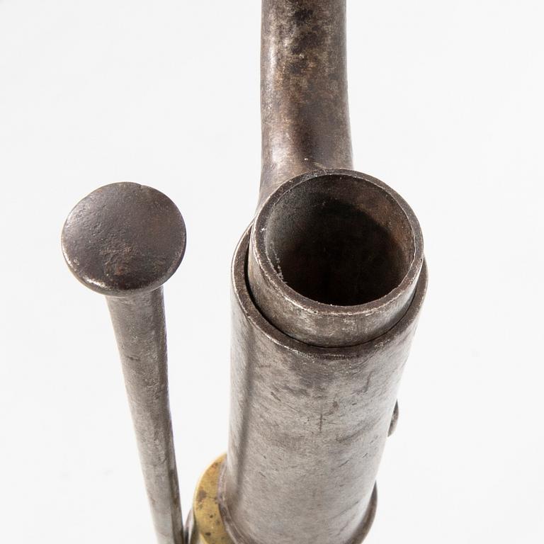 A British Tower and I Salter flintlock musket and bayonet, first half of the 19th century.