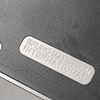 Bruno Mathsson, fåtölj med fotpall och läsplatta, "Jetson", Dux.