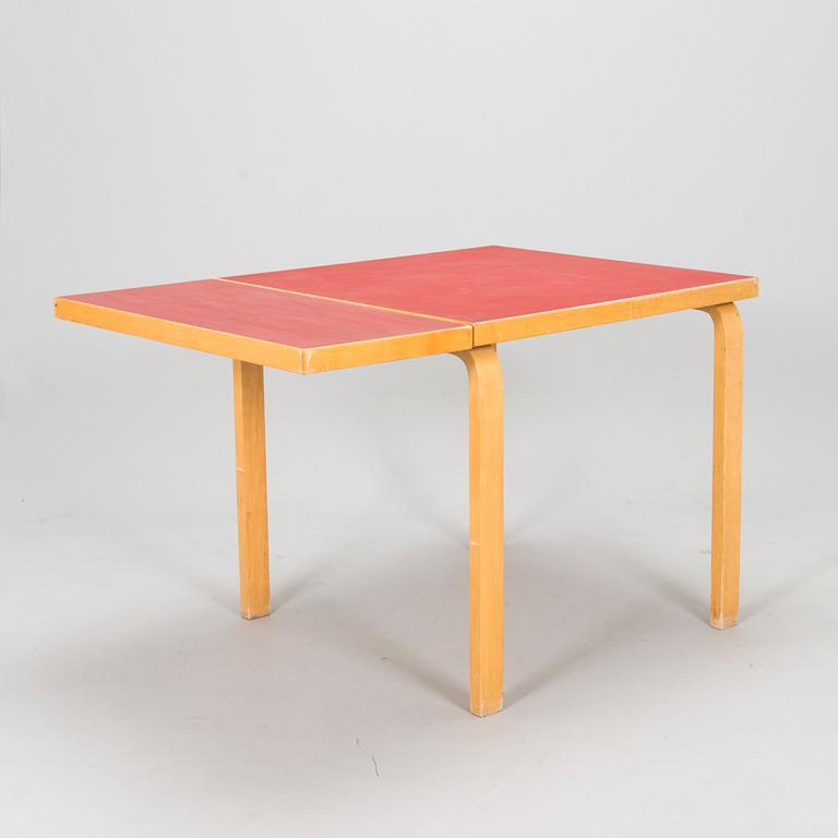 Alvar Aalto, A mid-20th century drop leaf table for O.Y. Huonekalu- ja Rakennustyötehdas.