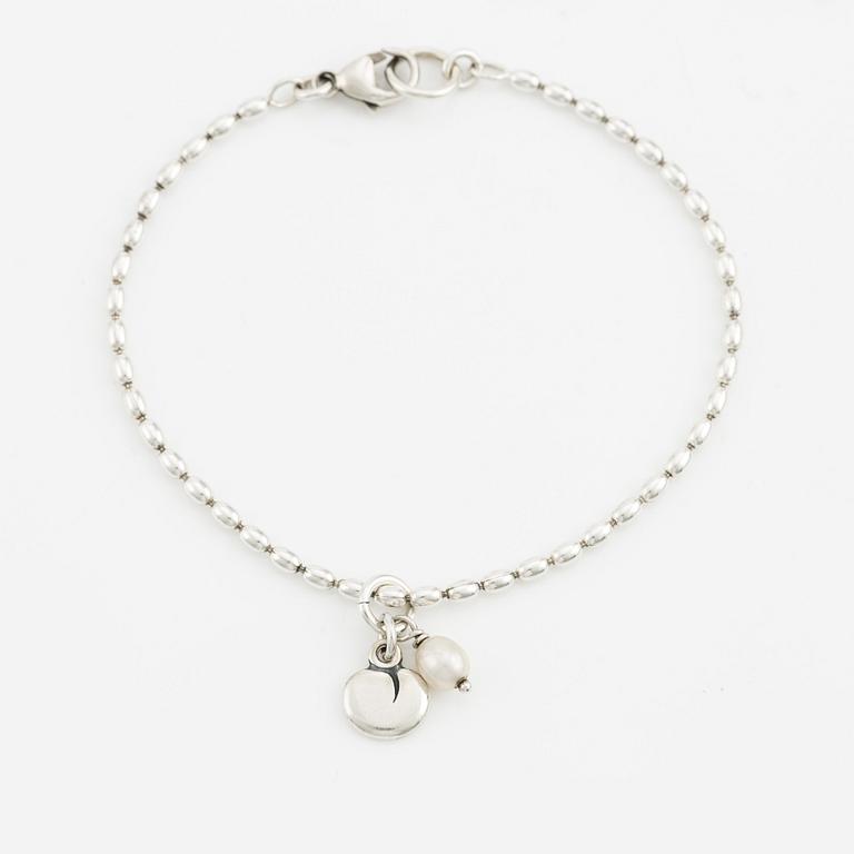 Kalevala, smyckesset, "Linnea Borealis", collier, örhänge samt armband, silver med pärlor.