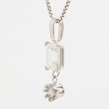 Hänge, 18K vitguld med smaragdslipad diamant samt mindre briljantslipad diamant, kedja 18K vitguld.