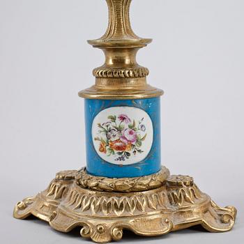 KANDELABRAR, ett par, Nordeuropa, 1800-talets andra hälft.