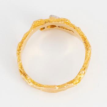 LAPPONIA, 18K gold with eight-cut diamond ring.