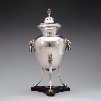 A Swedish 18th century silver tea-urn, Pehr Zethelius, Stockholm 1798.