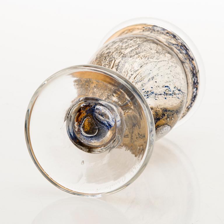 HEIKKI ORVOLA, POKAL, glas, signerad Heikki Orvola Nuutajärvi Notsjö. 1970-tal.