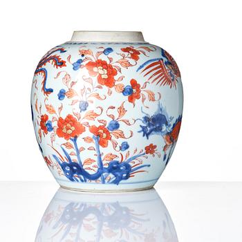 An imari jar, Qing dynasty, 18th century.