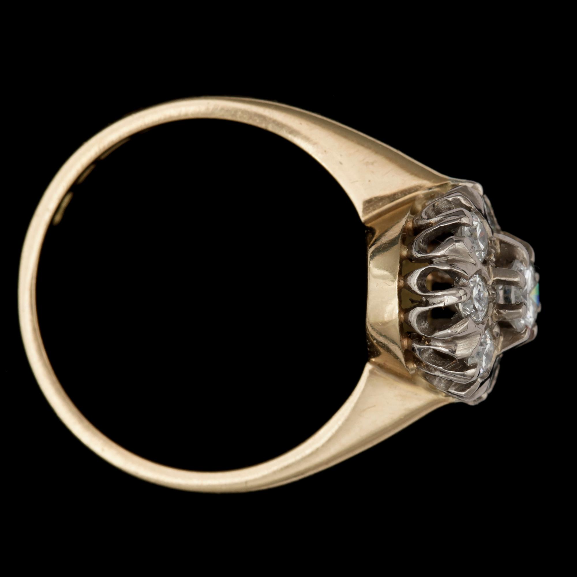 RING, 18k guld med briljantslipade diamanter tot ca0,67ct. KÅCE, Stockholm, 2007. Vikt ca4,4g.