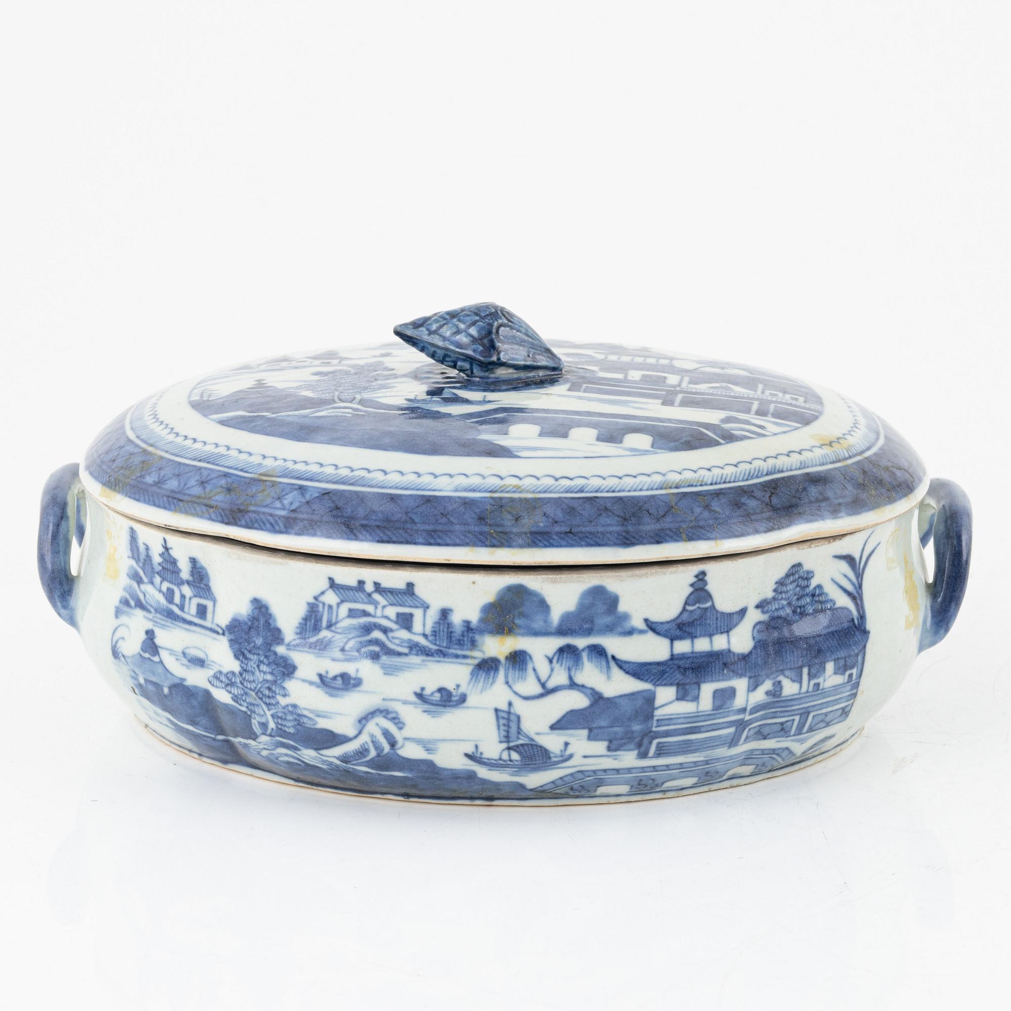 Six porcelain pieces, China, 18th-19th century.