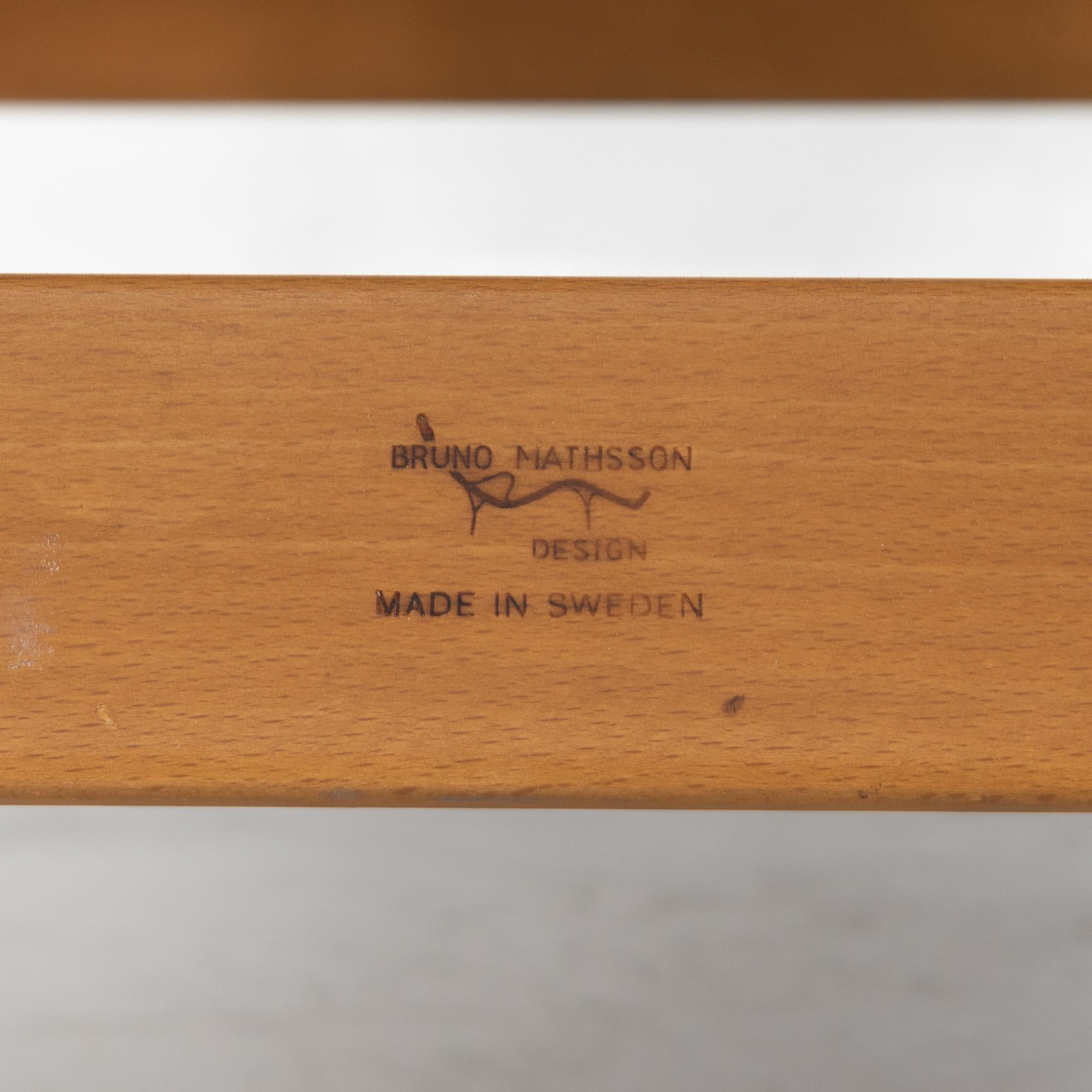 Bruno Mathsson, vilfåtölj, "Pernilla 3", Firma Karl Mathsson, 1950-tal.