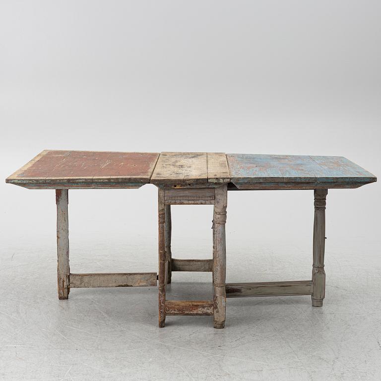 A Swedish baroque gate leg table, 18th century.