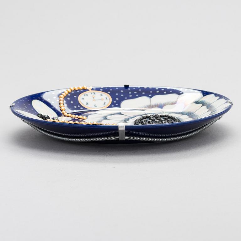 Birger Kaipiainen, A ceramic art dish, marked Birger Kaipiainen, Arabia, Finland.