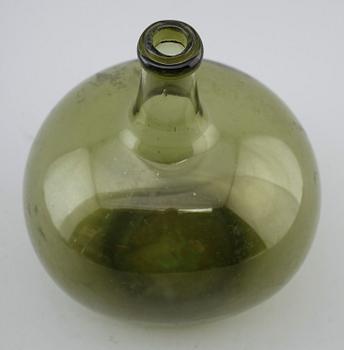 FLASKA, gröntonat glas, 1700-tal.