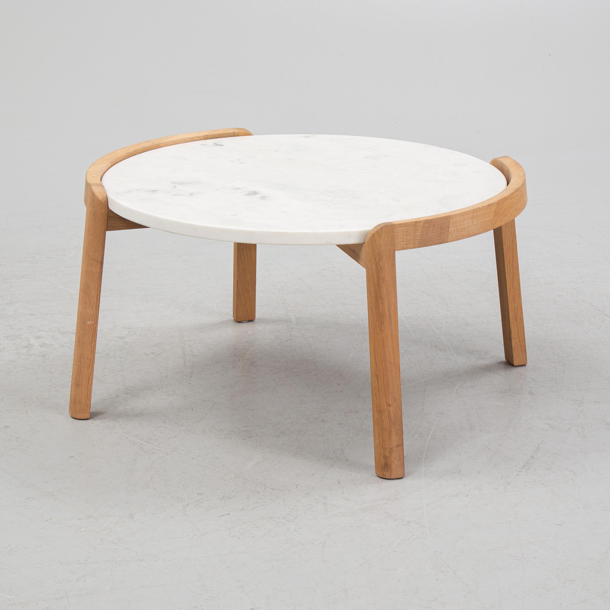 A "Bolia Mix" coffee table bu STudio Gud for Bolia, Danmark.