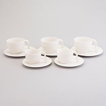 STEFAN LINDFORS, SERVISDELAR, 14 st, porslin, "Ego", Arabia, Finland.