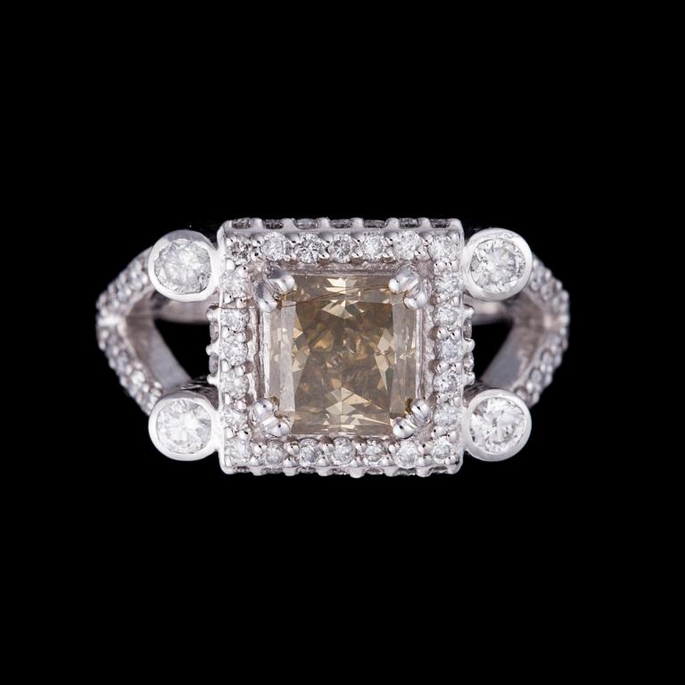 RING, 9K guld, färgad diamant, diamanter. Vikt ca 5,8 g.