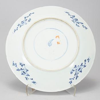 A blue and white dish, Qing dynasty, Kangxi (1662-1722).