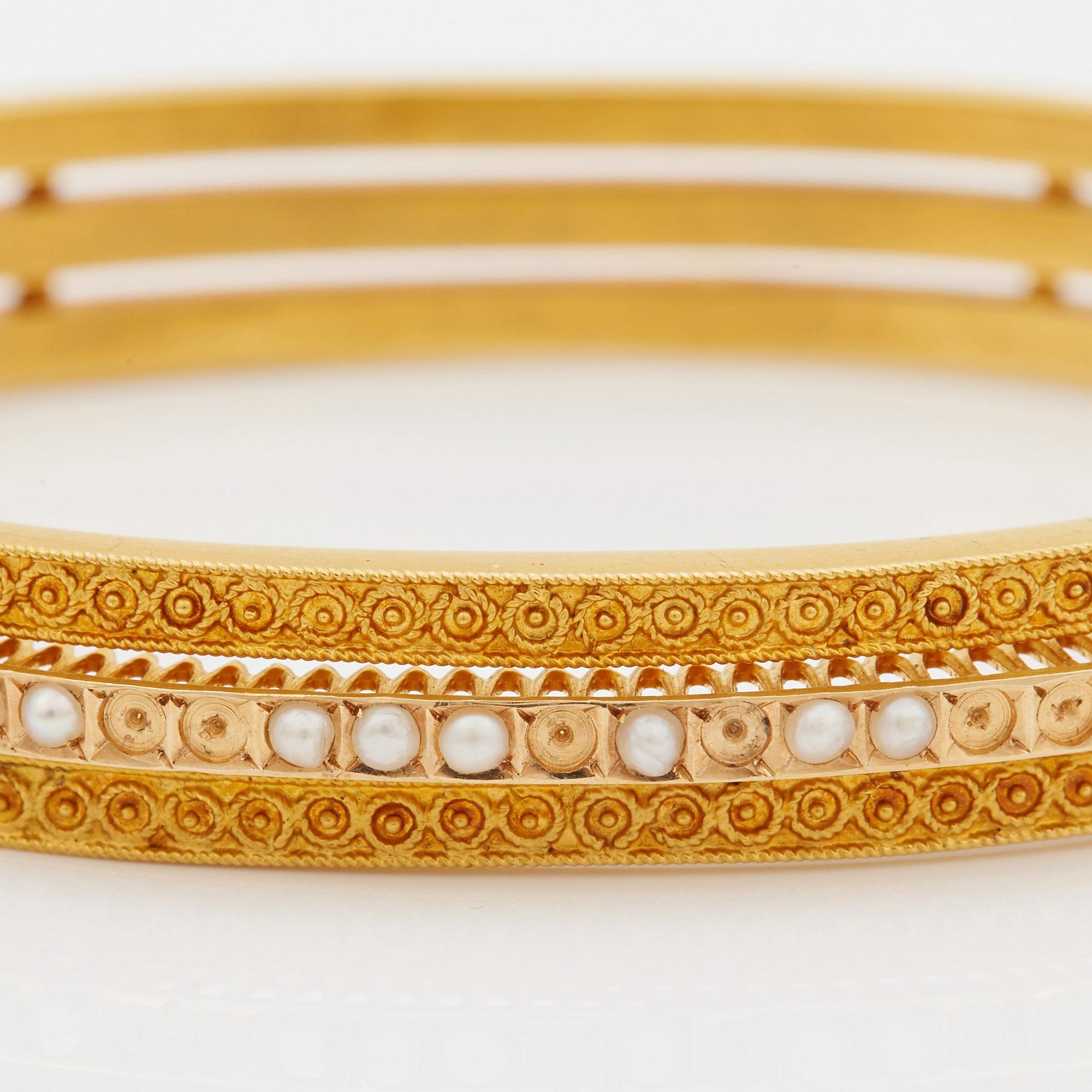 A BANGLE.