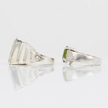 RINGAR, 2 st, silver med rektangulärslipad ametist ca 13,35 ct och spodumen ca 4,08 ct. Total vikt ca 18,90 g.