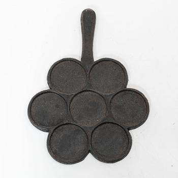 Plättjärn, två stycken, Sverige, 1700- / 1800-tal.