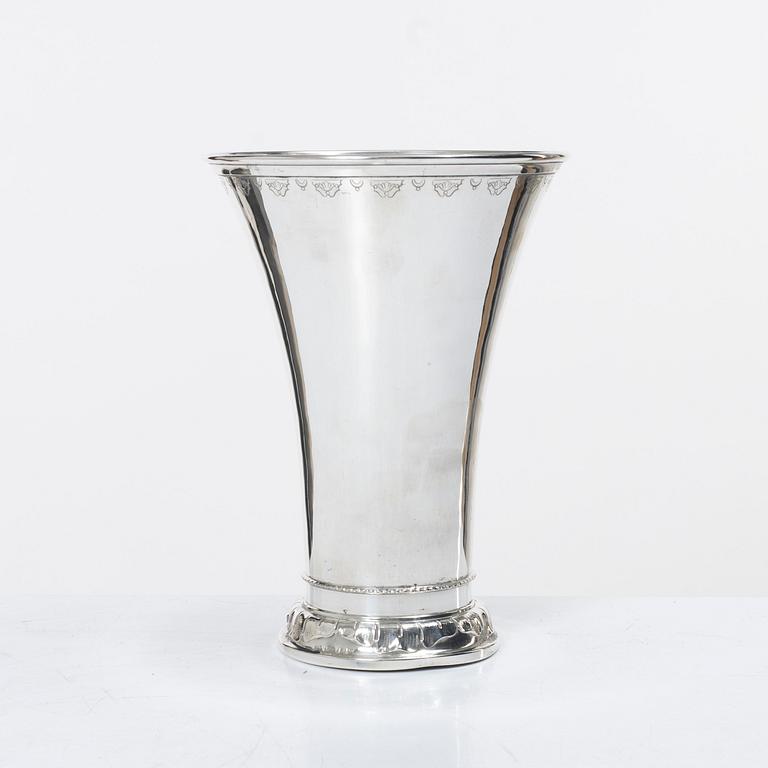 Guldsmedsaktiebolaget (GAB), A Swedish silver beaker, Stockholm 1936.