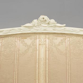 A Gustavian late 18th century sofa by Höglander, master 1777.