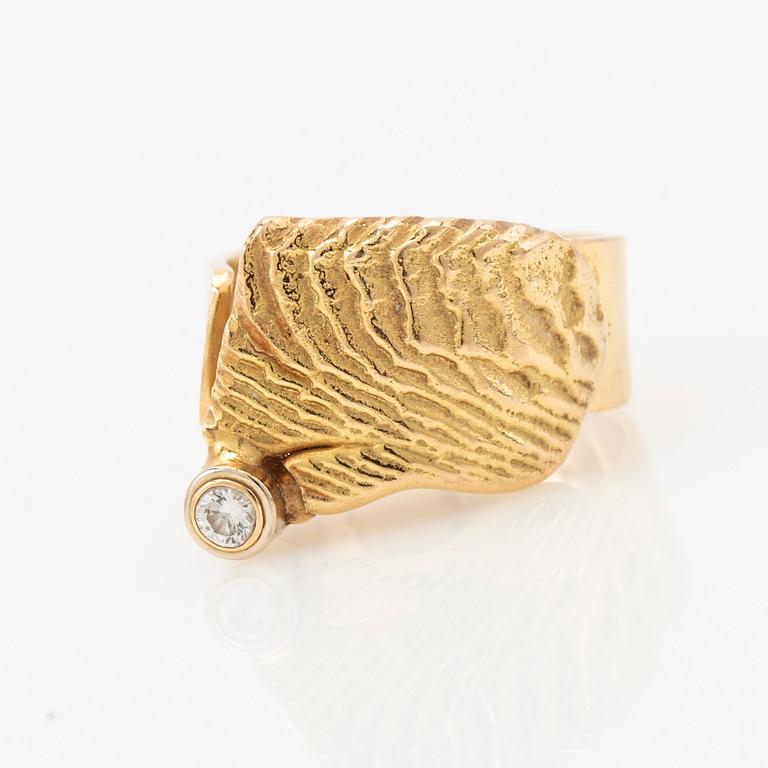 Elon Arenhill, ring, 18k gold with diamond.