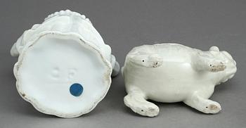 FIGURER, 2 st, porslin, blanc de chine, 1900-tal.