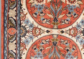 A Hamadan runner, ca 310 x 81 cm.