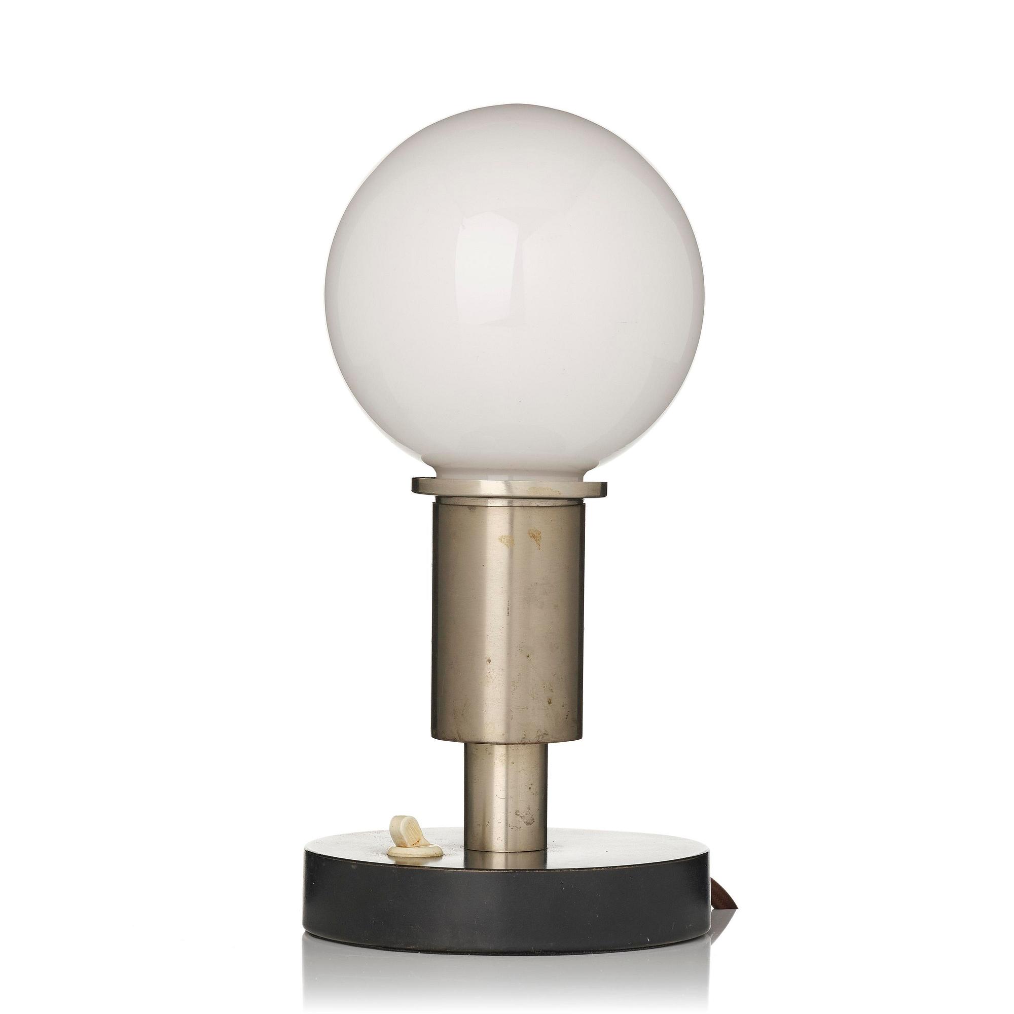 Harald Notini, bordslampa, modell 6992, Arvid Böhlmarks Lampfabrik, Stockholm, 1930-tal.